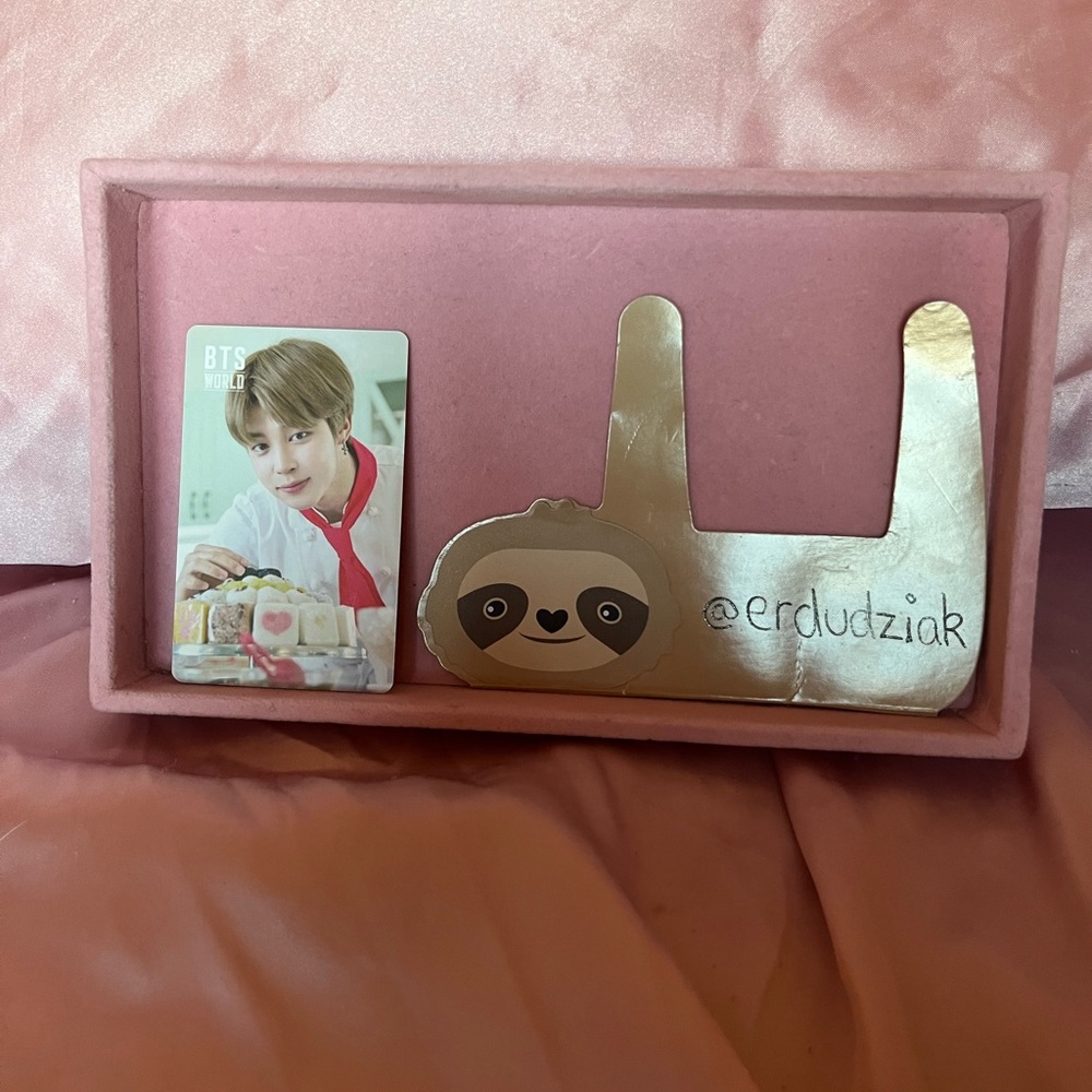 WTS $10

~ Jimin pc BTS World double sided